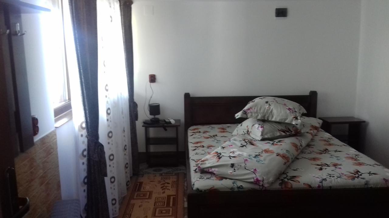 Casa Edy Hotel Colibita Ngoại thất bức ảnh