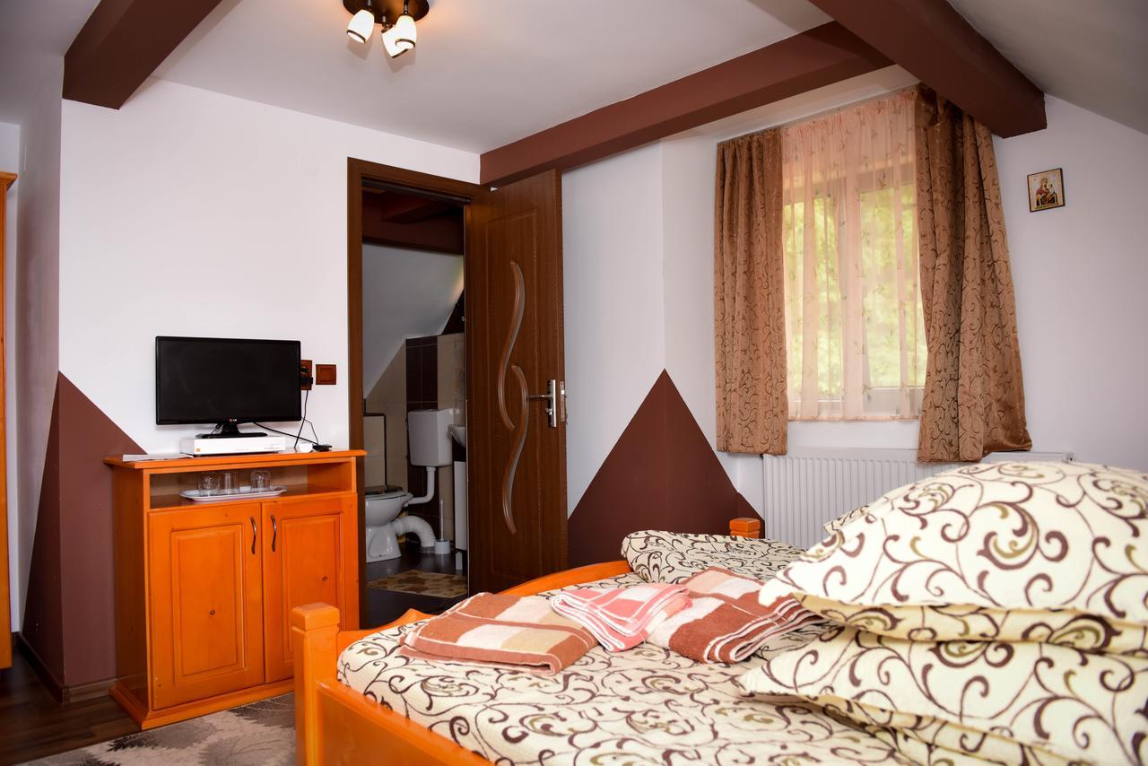 Casa Edy Hotel Colibita Ngoại thất bức ảnh